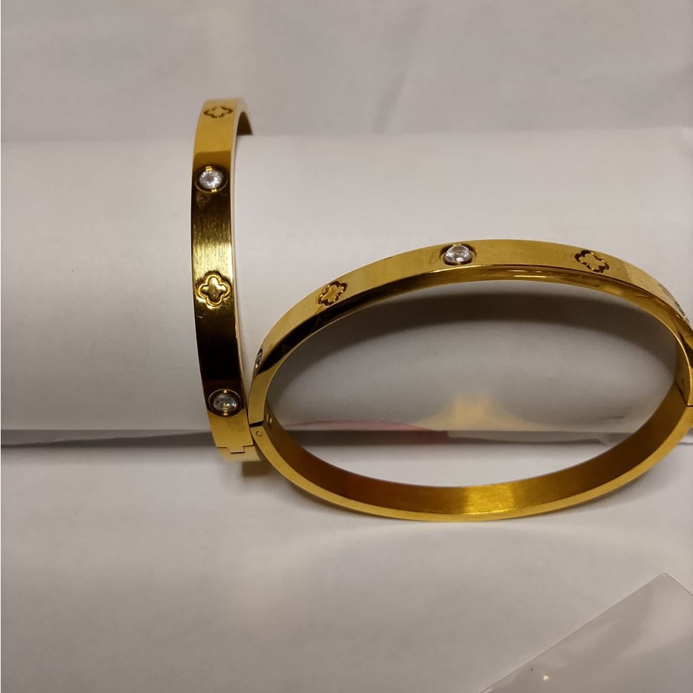 Elegant Gold Bangle Bracelet with Crystal Accents